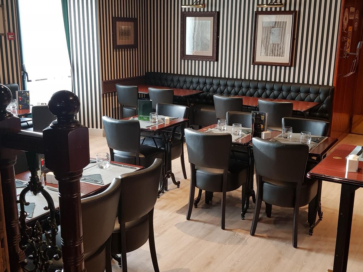Hotel Jeanne D'Arc Saint-Chély-dʼApcher 외부 사진